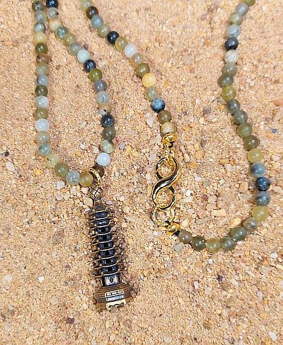 Bild "Schmuck Tibet:Wispering-Jade-Pagoda-2-400.jpg"